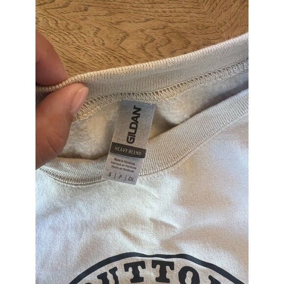 Yellowstone Dutton Ranch Cream  Sweatshirt Size Small - Picture 4 of 4